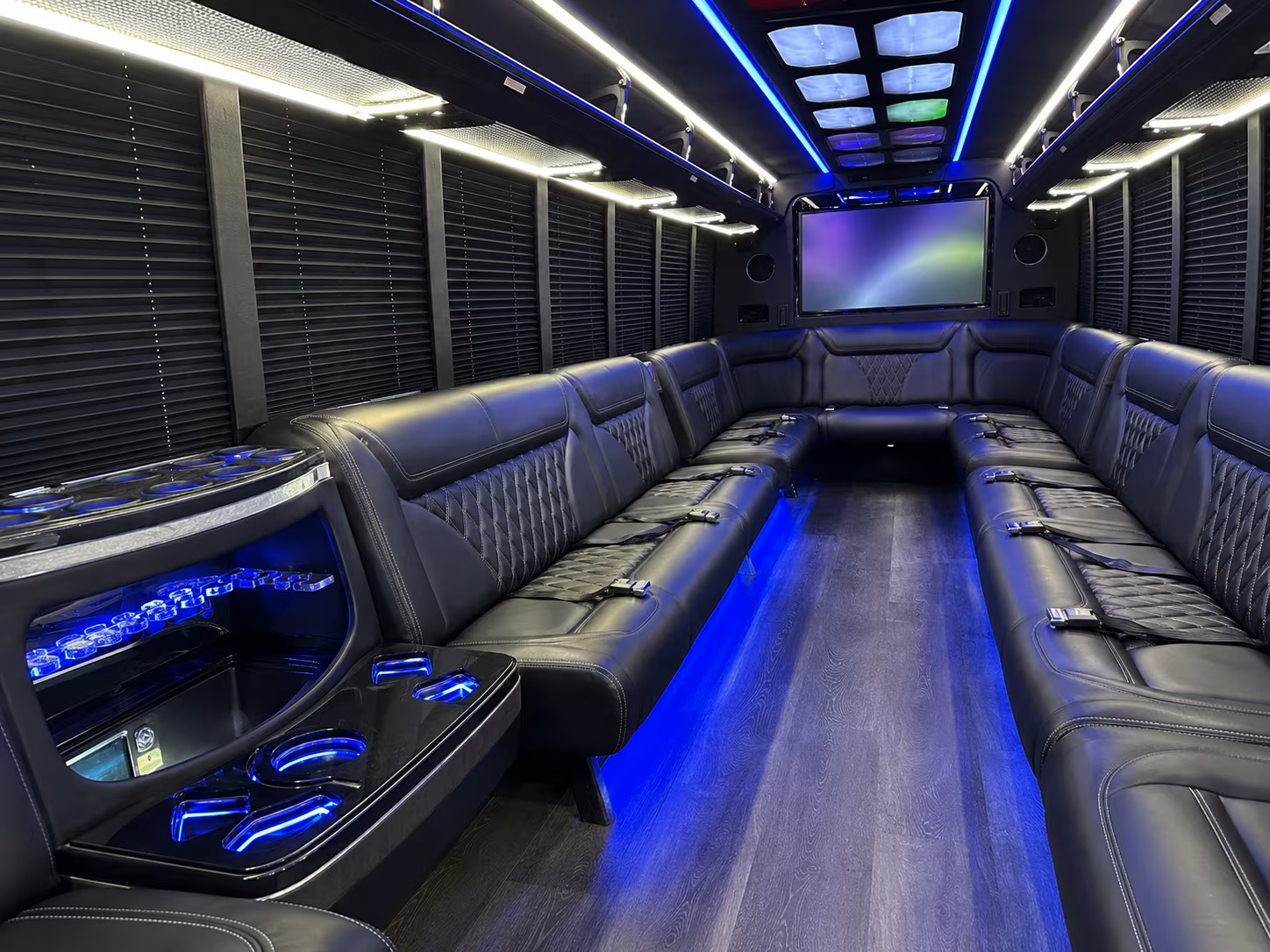 monroe 20 passenger party bus inside